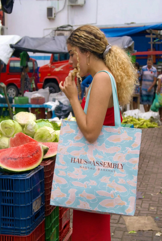 The Everyday Eco Tote in - Swimming Pigs